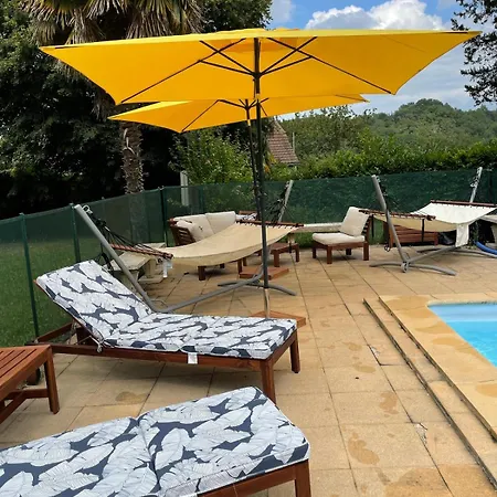 Charming House, Pool And Pyrenees View Villa