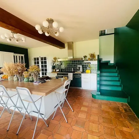 Charming House, Pool And Pyrenees View Villa *