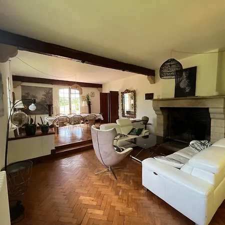 Charming House, Pool And Pyrenees View Villa Gan